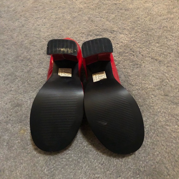 Heels - Picture 4 of 4